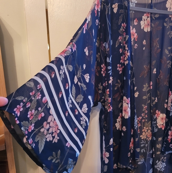 Maurices Floral Sheer Kimono Cold Shoulder - OS - Picture 3 of 7